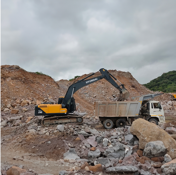 HD Hyundai Hydraulic Construction Excavators R210E